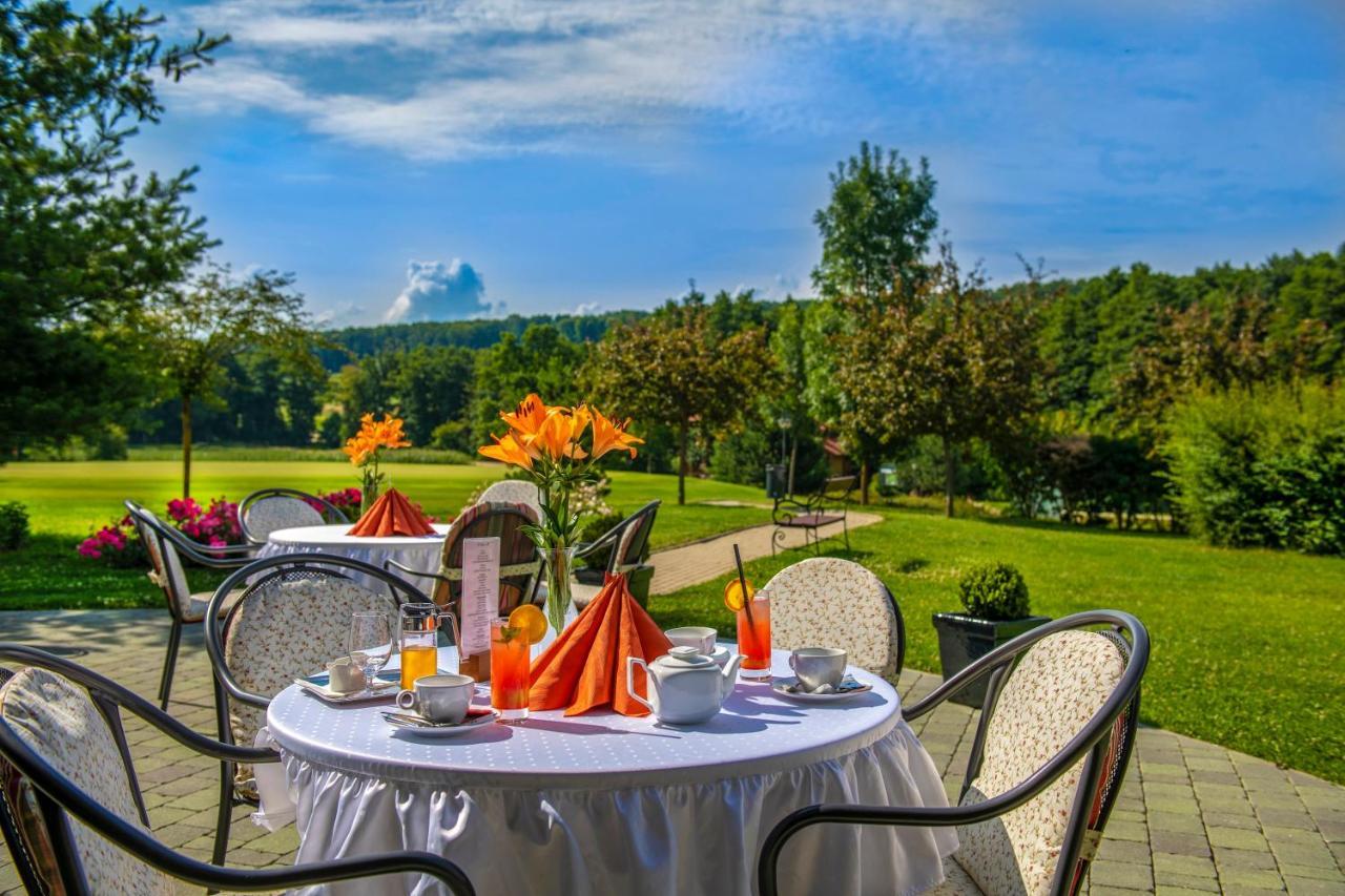 Hotel Forest Hills Zirc Ngoại thất bức ảnh