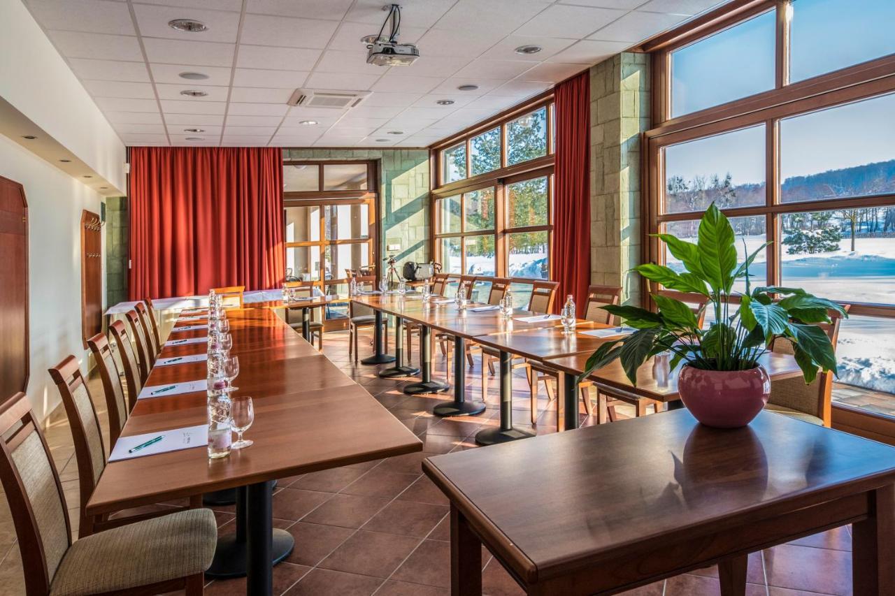 Hotel Forest Hills Zirc Ngoại thất bức ảnh