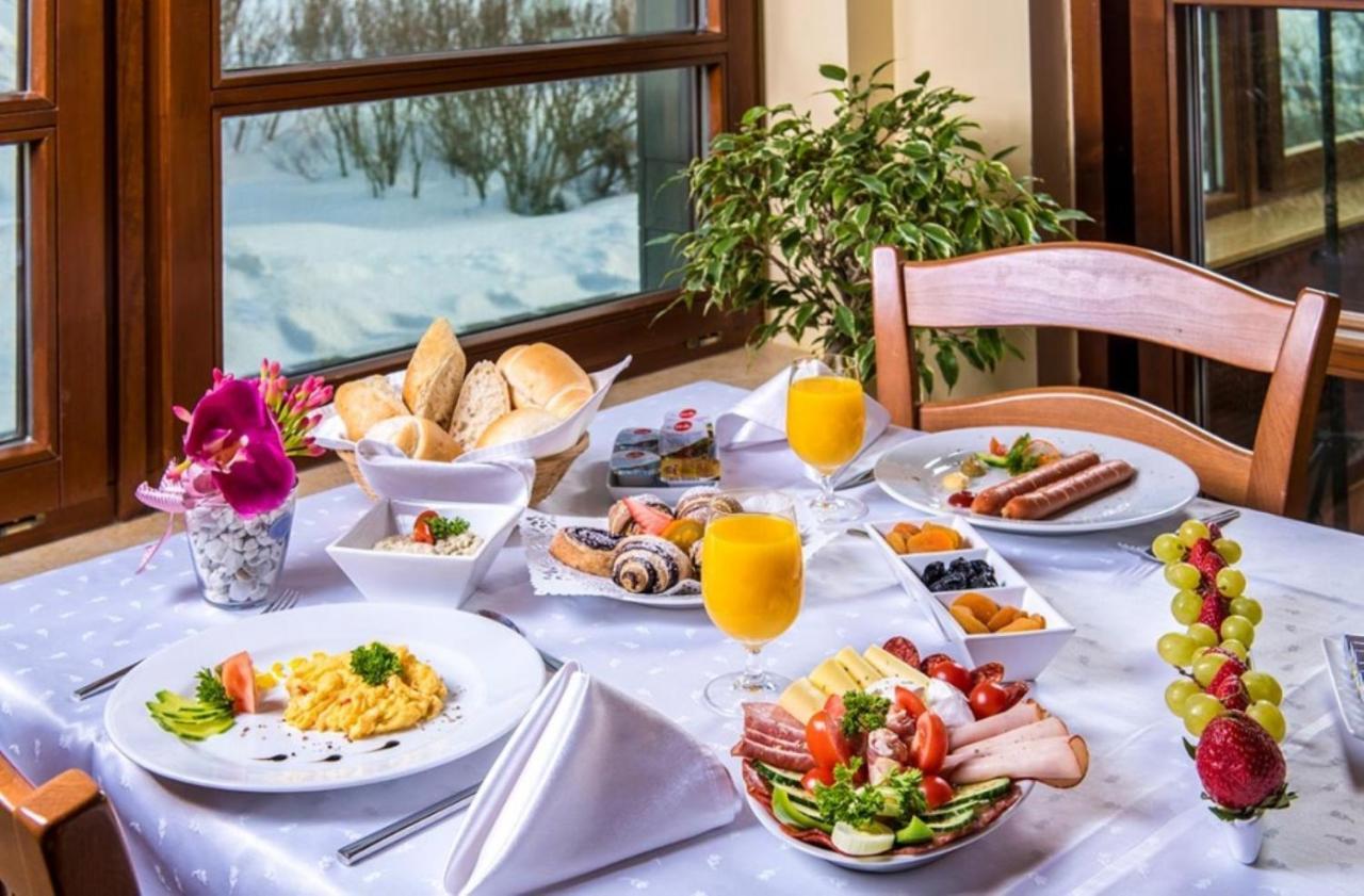 Hotel Forest Hills Zirc Ngoại thất bức ảnh