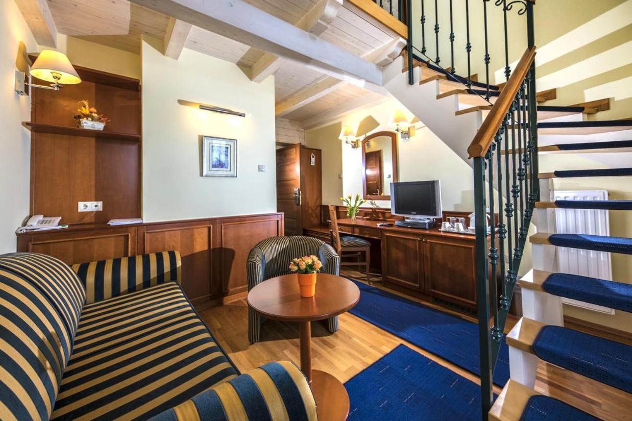 Hotel Forest Hills Zirc Ngoại thất bức ảnh